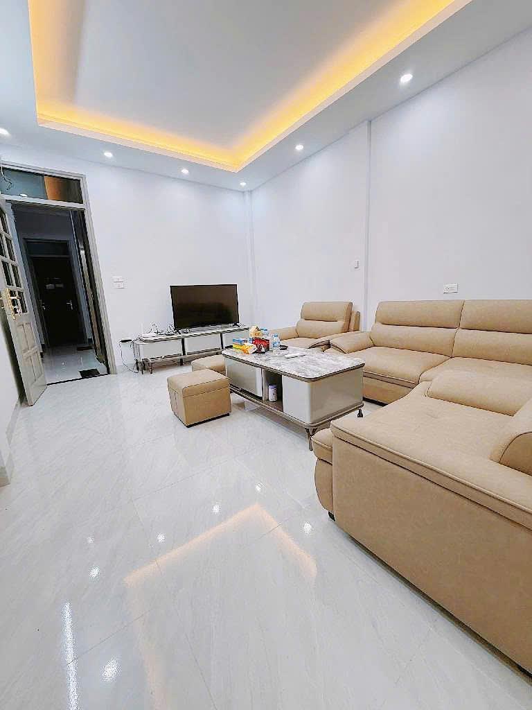 Bán nhà riêng Kim Đồng Hoàng Mai, giá 16.5 tỷ, dt 48m2, thang máy, siêu đẹp